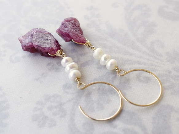 [特價]原石型粉紅碧璽和淡水珍珠耳環 第3張的照片