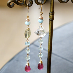 [冬天的新作品]長耳環，耳環可以改變粉紅色藍寶石和海藍寶石 第2張的照片