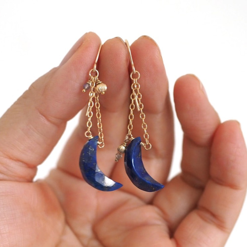 14kgf・天然石】三日月のピアス・ダブルムーン・ラピスラズリ