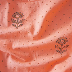 ブロックプリントインドコットン「ピンドットと花（オレンジ）」　50cm 1枚目の画像