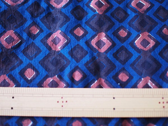 藍染ブロックプリント布（切売）　【並んだ】／50cm 3枚目の画像