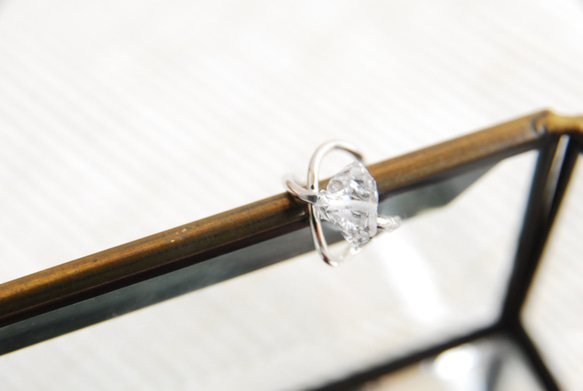 ハーキマーダイヤモンド水晶のイヤカフ　銀色 3枚目の画像