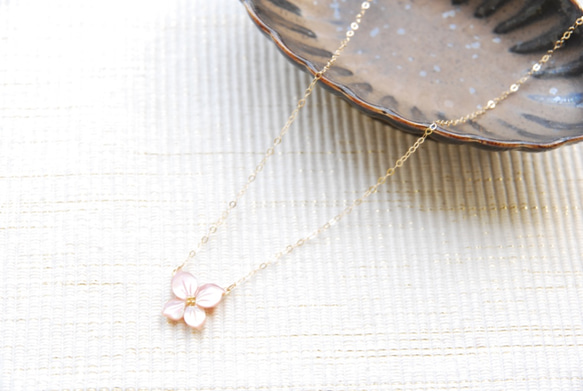 レネレイド☆薄ピンクお花のネックレス レネレイド☆薄ピンクお花のネックレス レネレイド お花ピンク系
