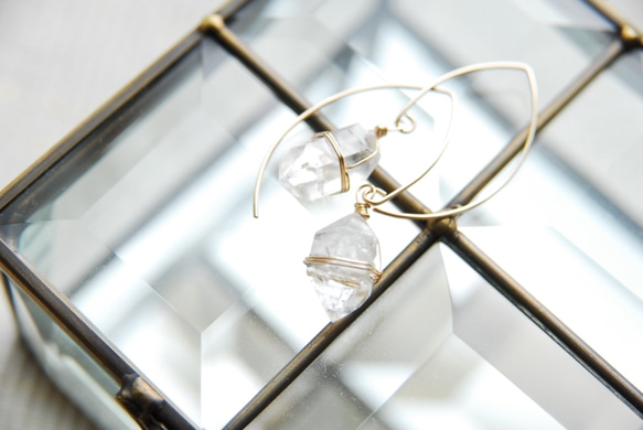 雙點水晶侯爵鉤形耳環（14千克力） 第1張的照片