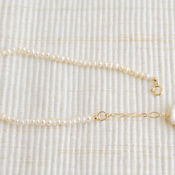 小珍珠和花瓣罌粟手鍊（14kgf） 第4張的照片