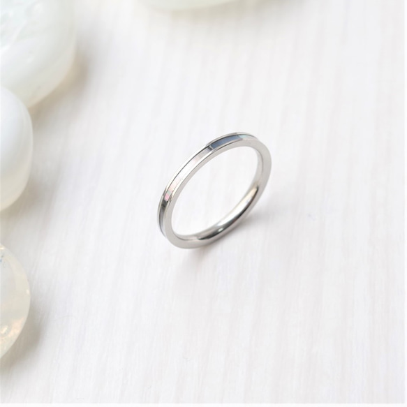 レインボーブラックシェルリング   肌に安心 アレルギーフリーなサージカルステンレス 刻印 名入れ ご褒美 4枚目の画像