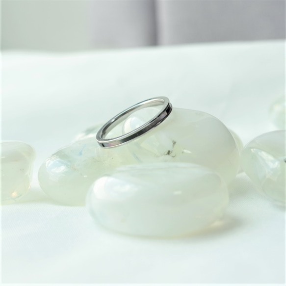 レインボーブラックシェルリング   肌に安心 アレルギーフリーなサージカルステンレス 刻印 名入れ ご褒美 6枚目の画像