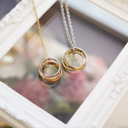 ケースつき☆ペアリング＆ネックレスセット】3連トリニティリング