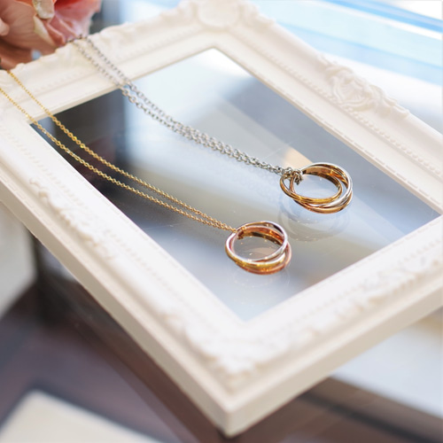 ケースつき☆ペアリング＆ネックレスセット】3連トリニティリング