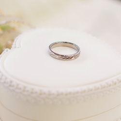 ☆ふたご誕生石☆ 刻印無料 金属アレルギーの方に安心安全のサージカルステンレス 結婚指輪  ハーフエタニティリング 4枚目の画像