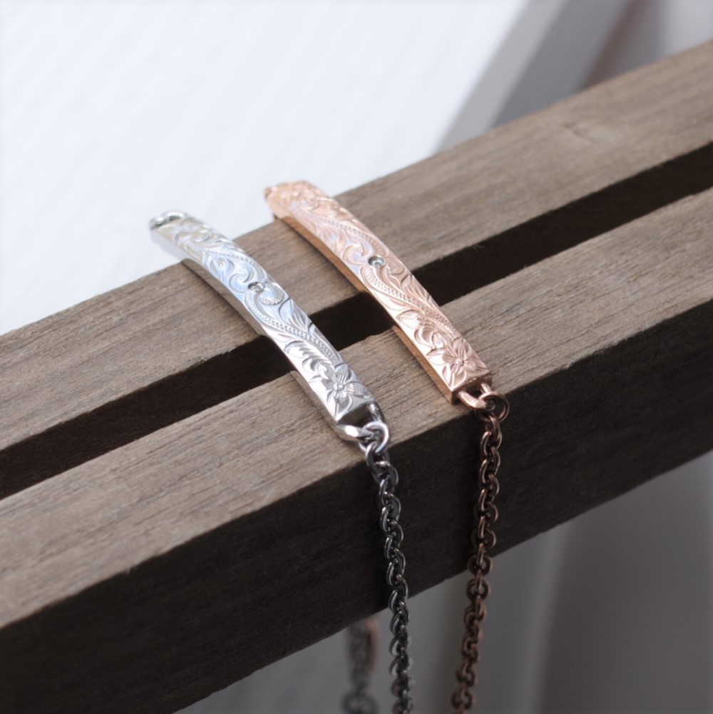 イニシャル・星座・メッセージなど☆刻印が30文字まで可能☆ハワイアンペアブレスレット★肌に安心・安全サージカルステンレス