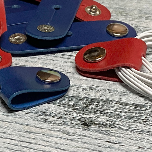 ∽コードホルダー・イヤホンクリップ∽【牛 ヌメ革】レッド・ブルー 2