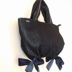 ラメMixデニム ベルベットリボンのトートバッグ・ブラック 1枚目の画像