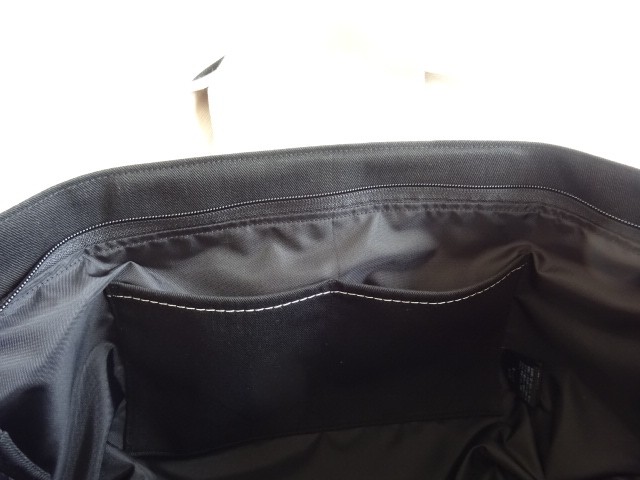 ぽってりボトムのバッグ　ブラック/サンドベージュ