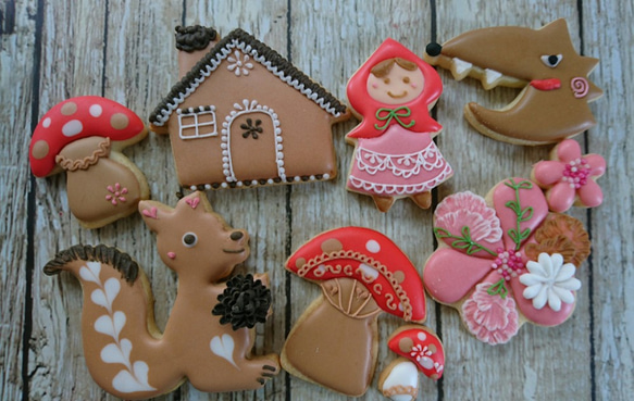 「赤ずきんちゃんのアイシングクッキー」童話・身体に優しいアイシングクッキー白砂糖不使用 1枚目の画像