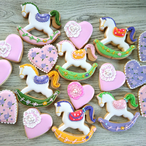 身体に優しいアイシングクッキー！ 木馬とハートのアイシングクッキー