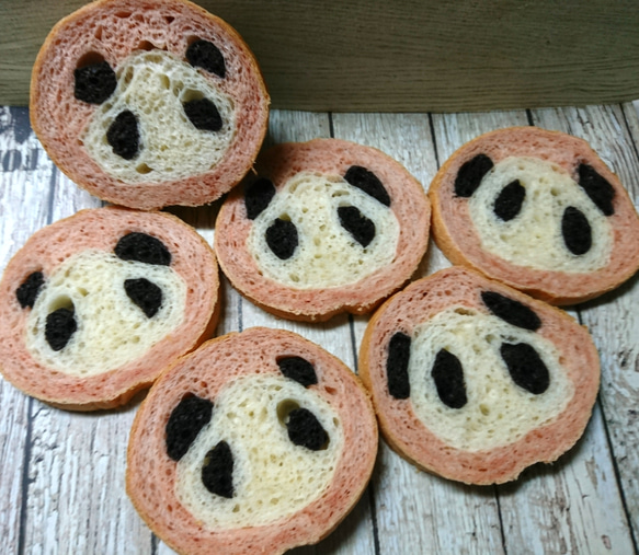 可愛い食パン。デコ食パン！カエルさんの食パン。金太郎飴みたいな切っても切っても可愛らしい絵柄 10枚目の画像