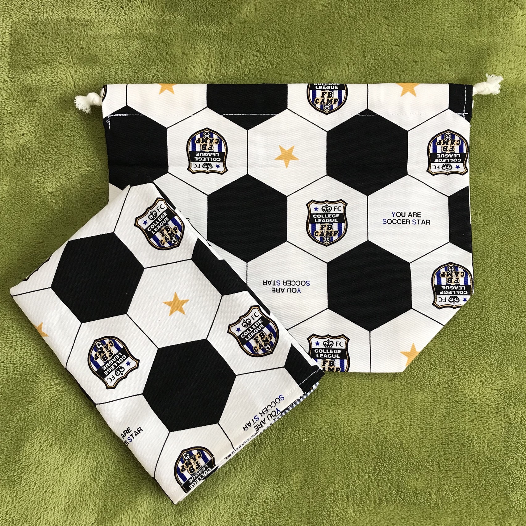 サッカーボール柄ブルー⭐️お弁当袋・コップ入れ サッカーボール柄ブルー⭐️お弁当袋・コップ入れ