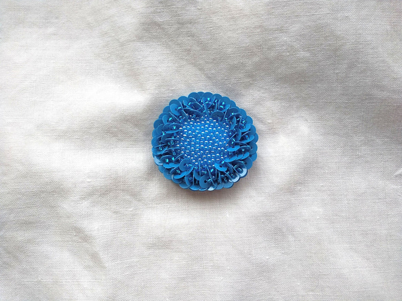 刺繍ブローチ　忘れな草　2 1枚目の画像