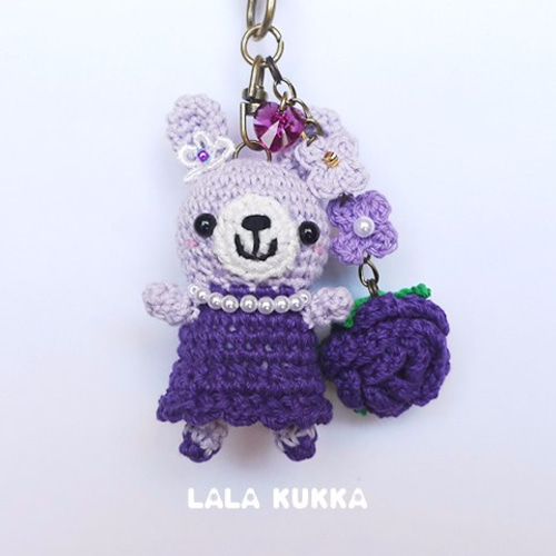 パープルうさちゃん＆紫のバラのあみぐるみキーホルダー／バッグ