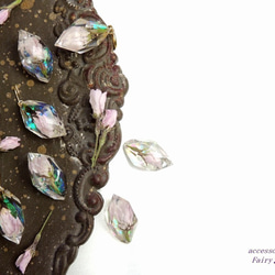 桜の宝石樹脂ノンホールピアス＊ソメイヨシノ＊本物のお花（ネジバネイヤリング・フープイヤリングもございます） 2枚目の画像