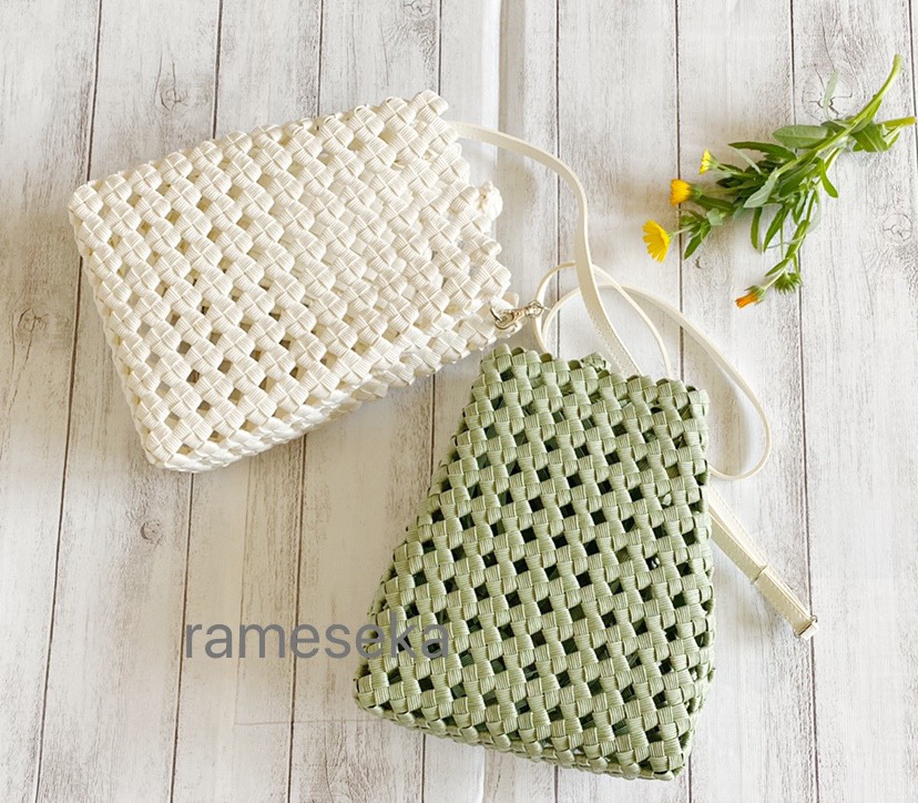 『メルマガ掲載』『特集掲載』縦長ポシェット　お色選べます！