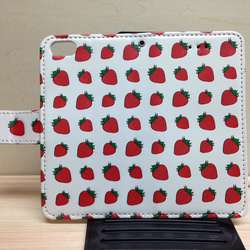 新品送料無料 iPhoneケース 手帳型イチゴいちご苺 1枚目の画像
