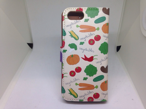 新品送料無料iPhoneケース　手帳型　野菜だらけ 3枚目の画像