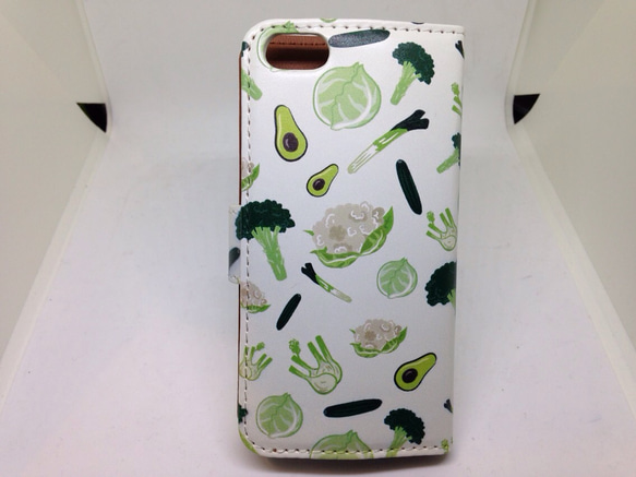 新品送料無料iPhoneケース　手帳型　緑の野菜 3枚目の画像