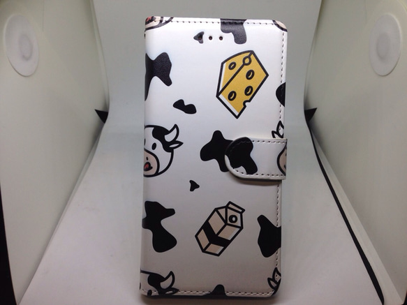新品送料無料 iPhoneケース 手帳型 牛と牛乳とチーズ 2枚目の画像