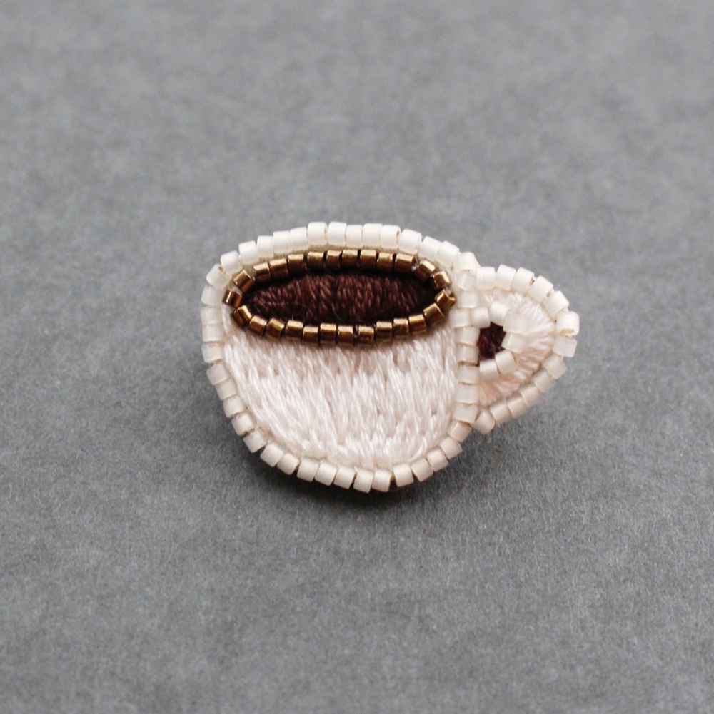 コーヒーの刺繍ブローチ