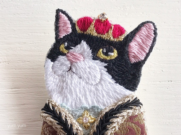 高貴なお猫様刺繍ブローチ18 2枚目の画像