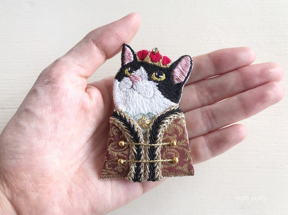 高貴なお猫様刺繍ブローチ18 5枚目の画像