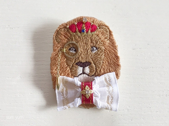 高貴な動物刺繍ブローチ5【ライオン】 1枚目の画像