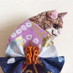 見返り美にゃん刺繍ブローチ3 2枚目の画像