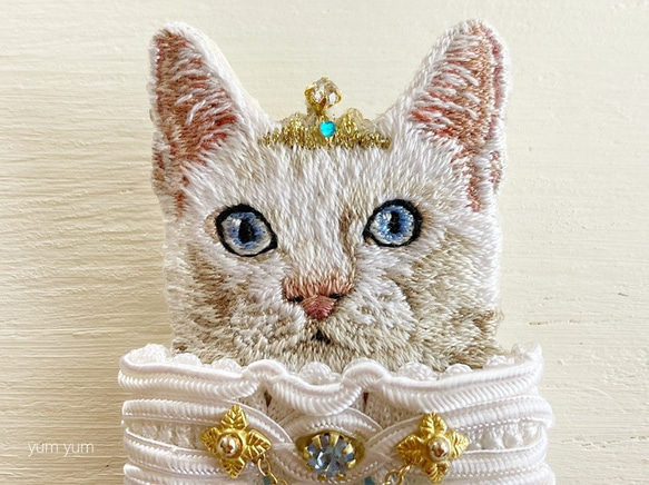 高貴なお猫様刺繍ブローチ27 2枚目の画像