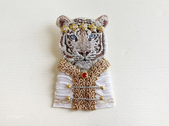 高貴な動物刺繍ブローチ12【トラ】 2枚目の画像