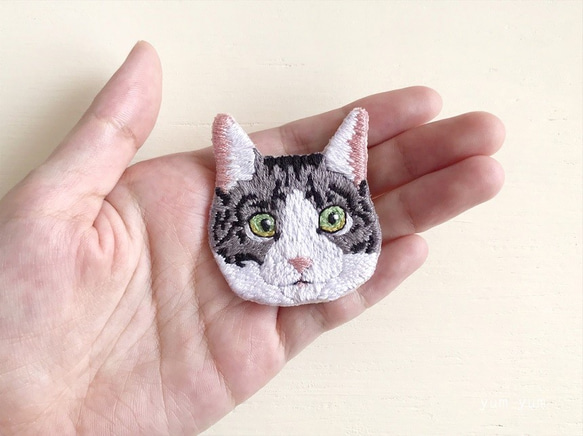 サバトラ刺繍ブローチ 5枚目の画像