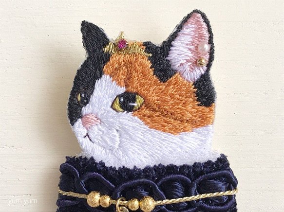 高貴なお猫様刺繍ブローチ12 2枚目の画像