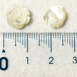 【L-38a】マザーオブパール 薔薇 2個セット　10×5mm 2枚目の画像