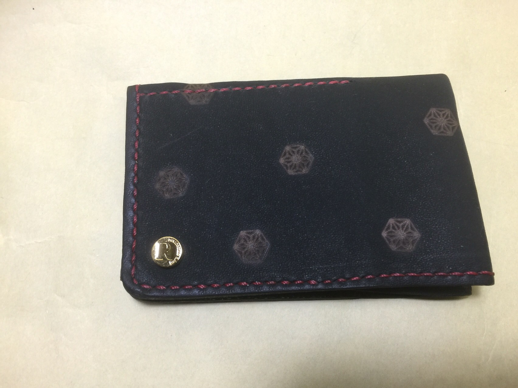 名刺入れ 羊革(麻の葉模様焼印)1