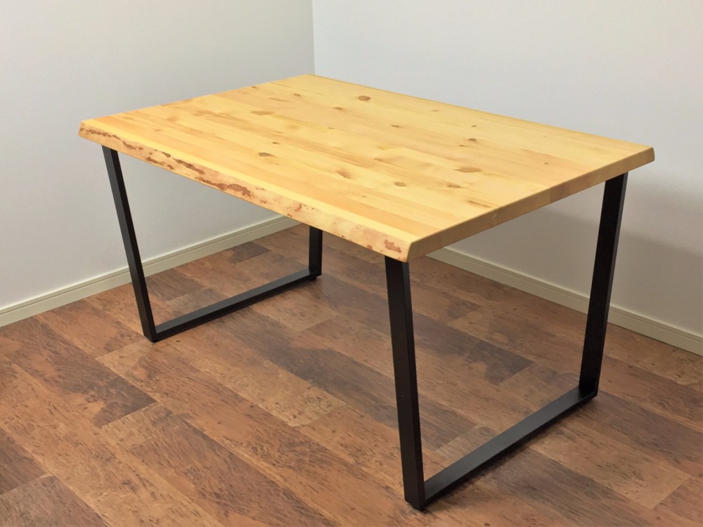 パイン無垢巾接ぎ材ダイニングテーブル　　耳付きタイプ　アイアン脚