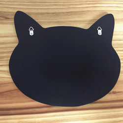 黒猫のチョークボード（顔型）　チョークが置けるスタンド付き黒板 3枚目の画像