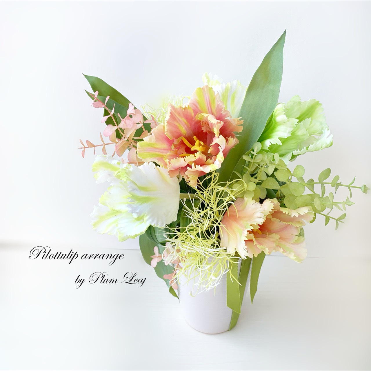 パーロットチューリップのアーティフィシャルアレンジ