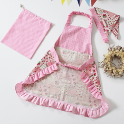 100-120粉色草莓褶邊圍裙套裝（荷葉邊，兒童，兒童，圍裙，三角形） 第3張的照片