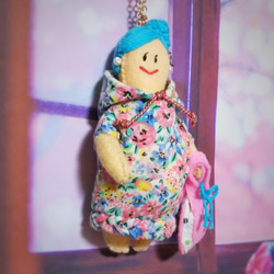 【一点もの】ドールチャーム☆妊婦ドール「花柄フードちゃん」 3枚目の画像