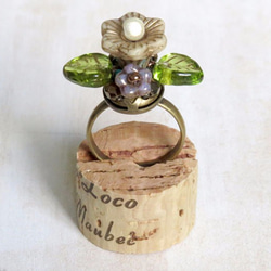 お花の指輪（マットベージュ） 1枚目の画像