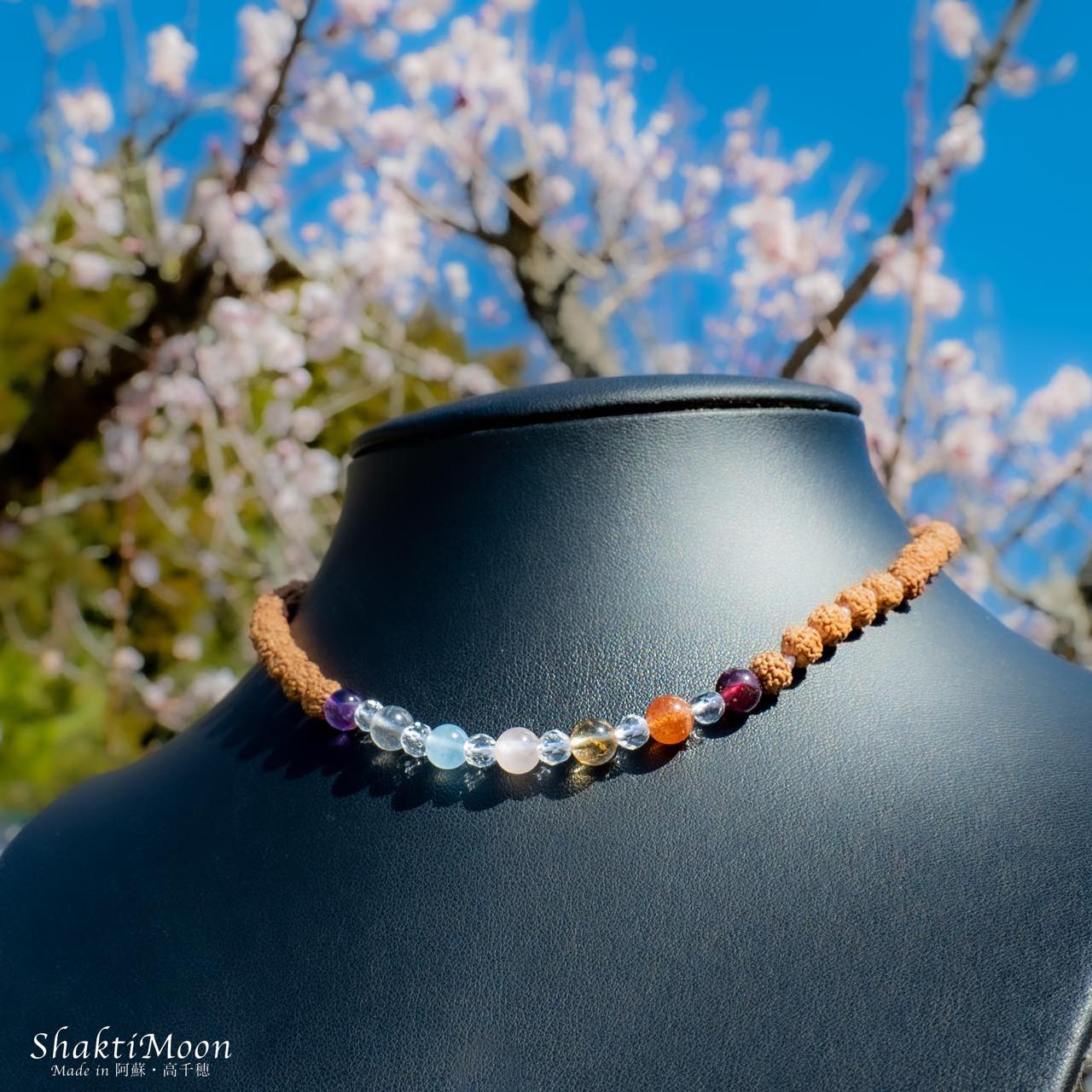 【チャクラバランスを整えたいあなたへ！4WAY ７チャクラ高品質ルドラクシャマーラーネックレス・チョーカー・ブレスレット