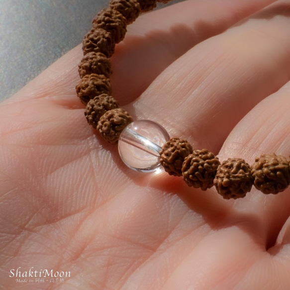 【浄化・癒しをお求めのあなたへ！ひと粒水晶】5mm・6mm天然石ルドラクシャブレスレット（菩提樹の実）・全チャクラ対応 6枚目の画像