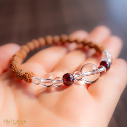 【恋愛成就のお守りをお探しのあなたへ！ガーネット×水晶】レア・希少！極小4mm・5mm・6mm天然石ルドラクシャブレスレ 3枚目の画像